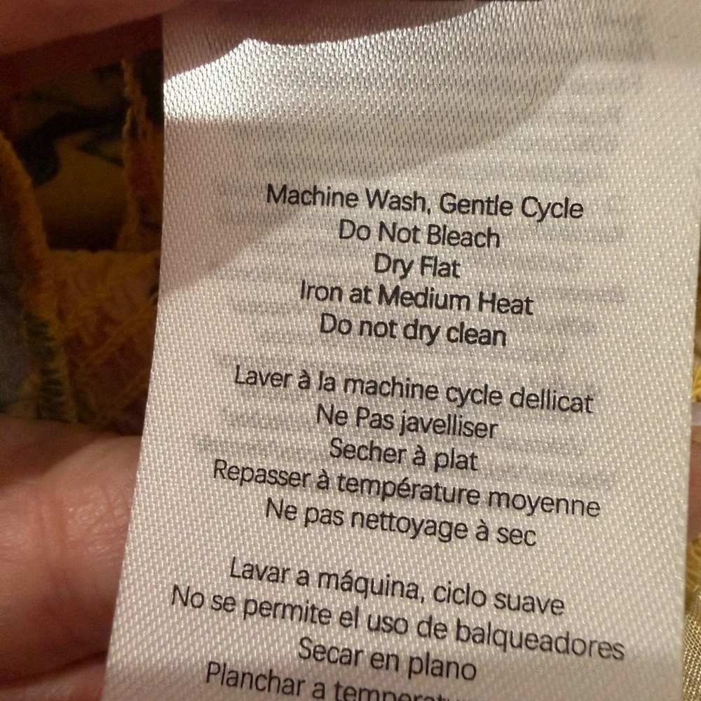 Farm Rio Yellow Delicate Flower Blouse.  Size Medium Worn once - Picture 11 of 11